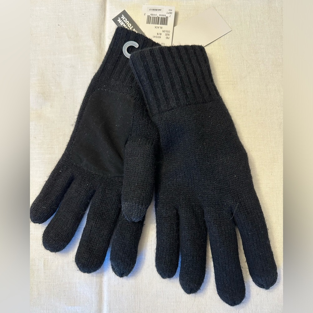 Bloomingdale’s Men’s Black Suede Patch Tech Gloves Brand New with Tags